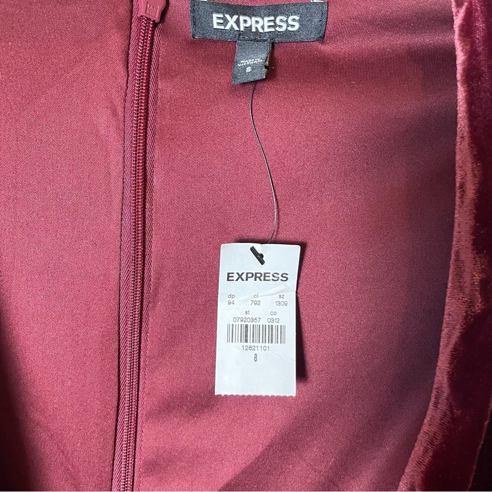 NWT Express Burgundy Crushed Velvet Deep V-Neck Mini Dress Sz 8 - Picture 3 of 9